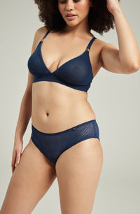Linsori Obsidian Deco Sheer Hipster - lifestyle view