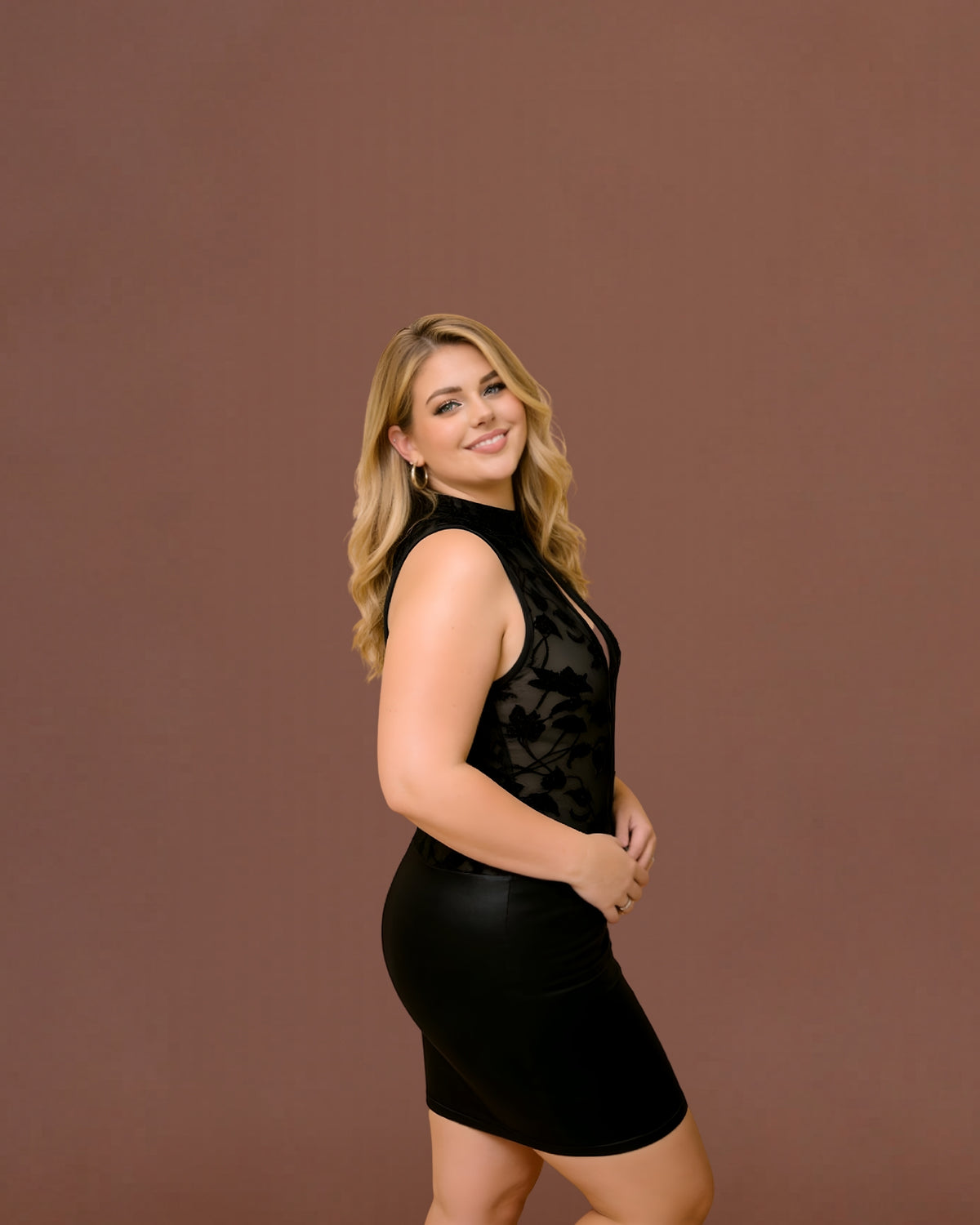 Linsori Noir Velvet Floral Dress Piece Plus Size -  Right view