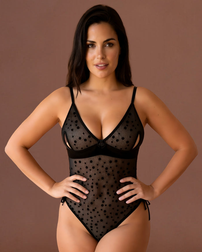 Linsori Dotted Mesh Amalia Delicate Teddy Plus Size - Front view 