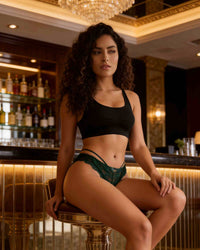linsori - Midnight Performance Support Bra Plus Size - lifestyle