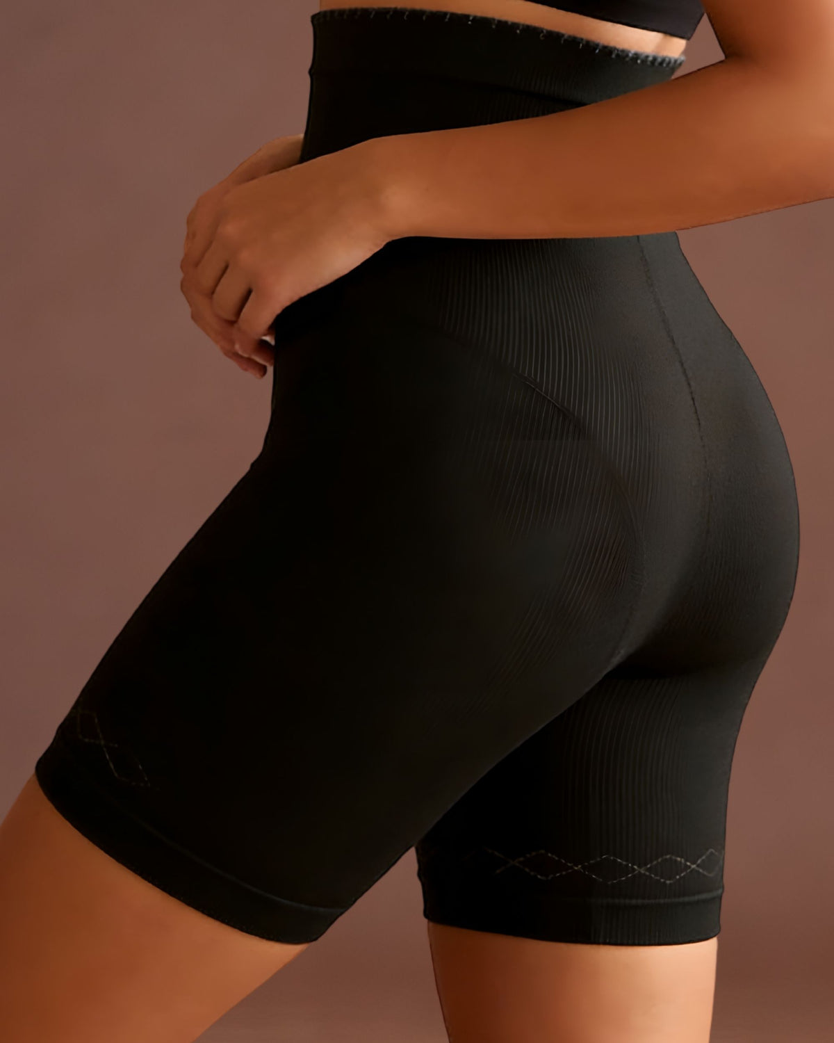 Linsori Sculpted Noir Shaping Short Plus Size -  back view