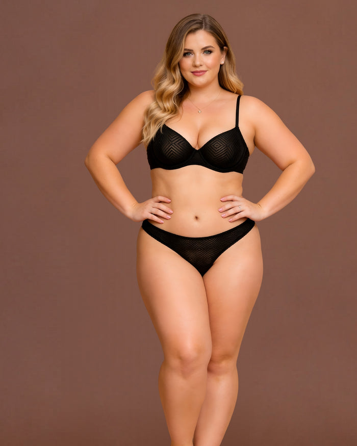 Linsori Deco Noir Lift Balcony Bra Plus Size - Front view 
