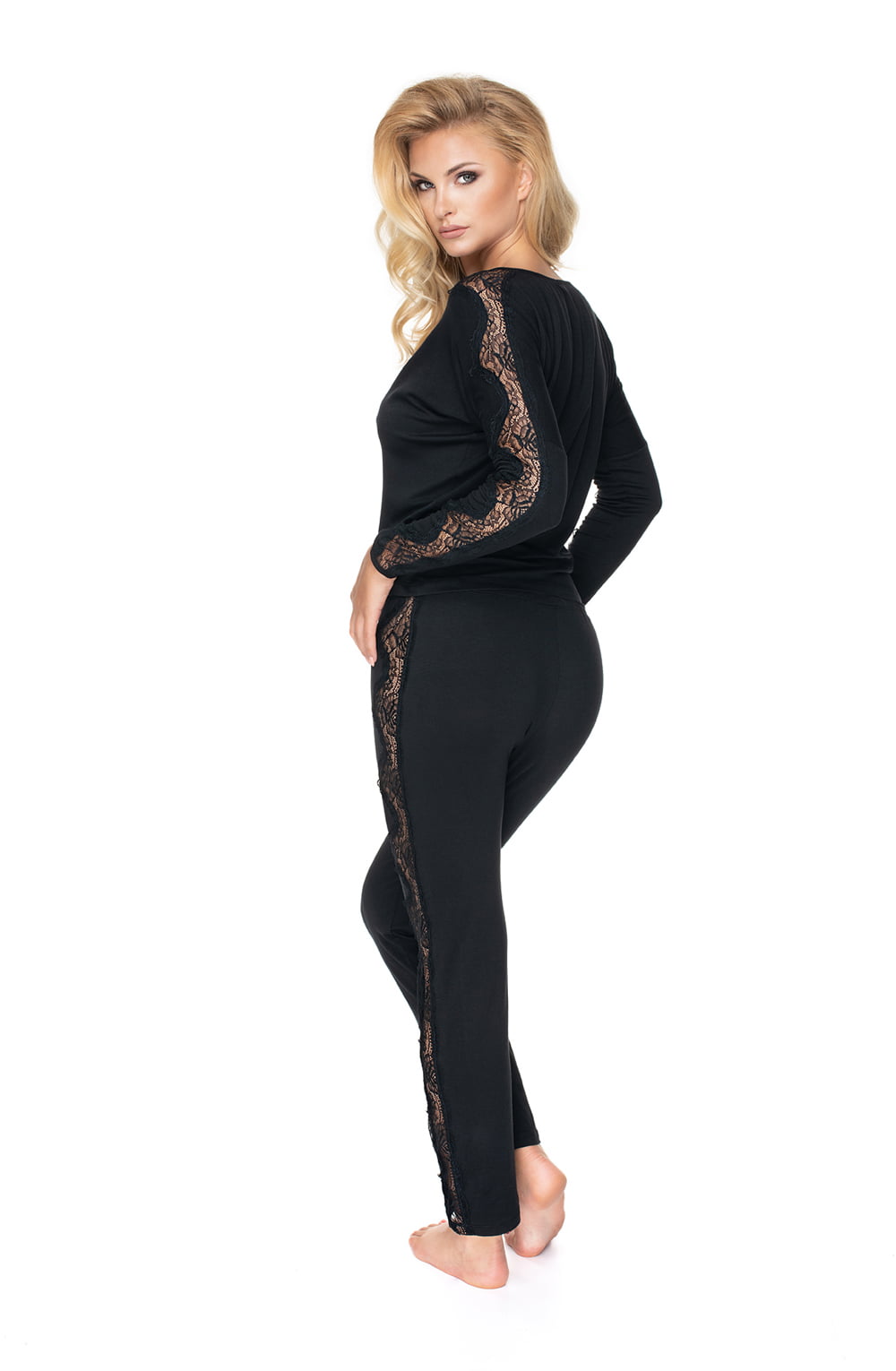 Linsori Noir Lace-Trimmed Pyjama Set - detail view