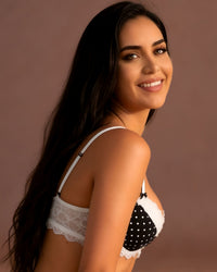 Linsori Bare Embroidered Lace Push Up Bra Plus Size - Close-Up view