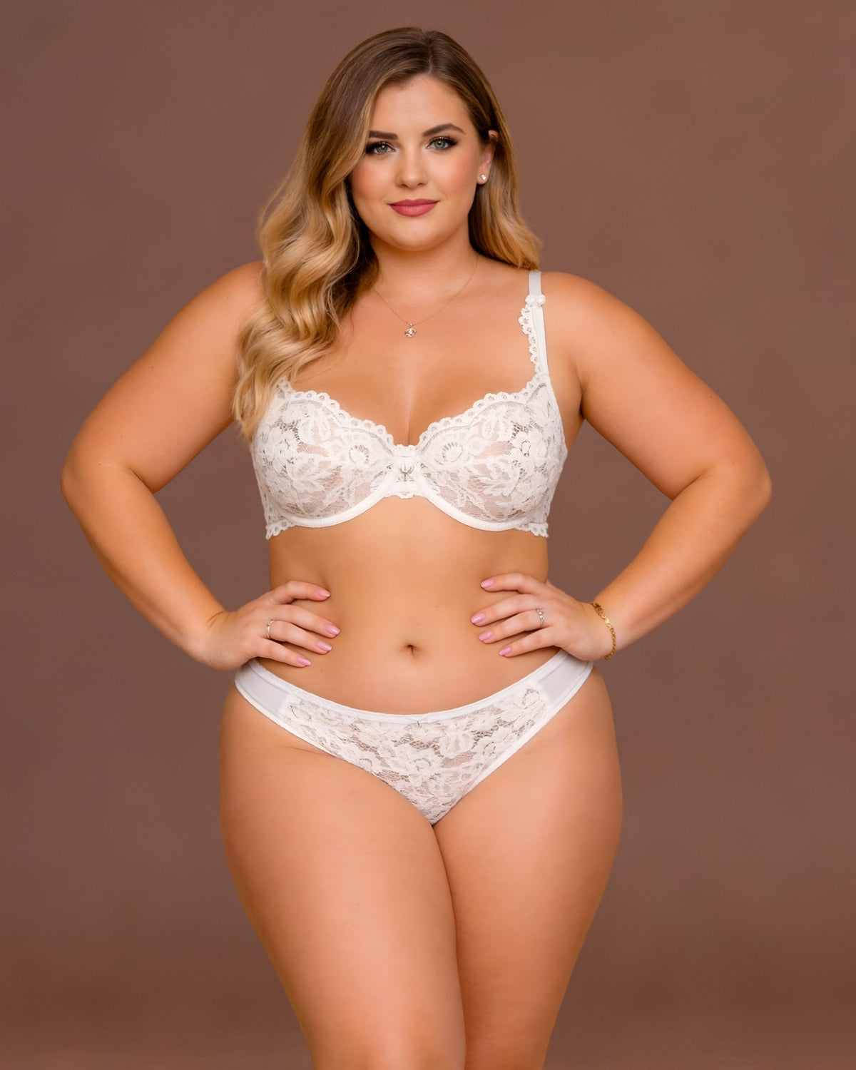 Linsori Ivory Scalloped Soft Cup Bra Plus Size - Front view 