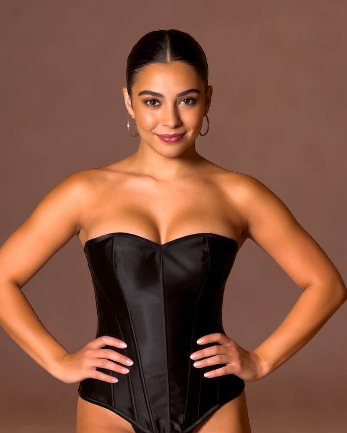 Linsori Noir Satin Sweetheart Corset Set - Front view 