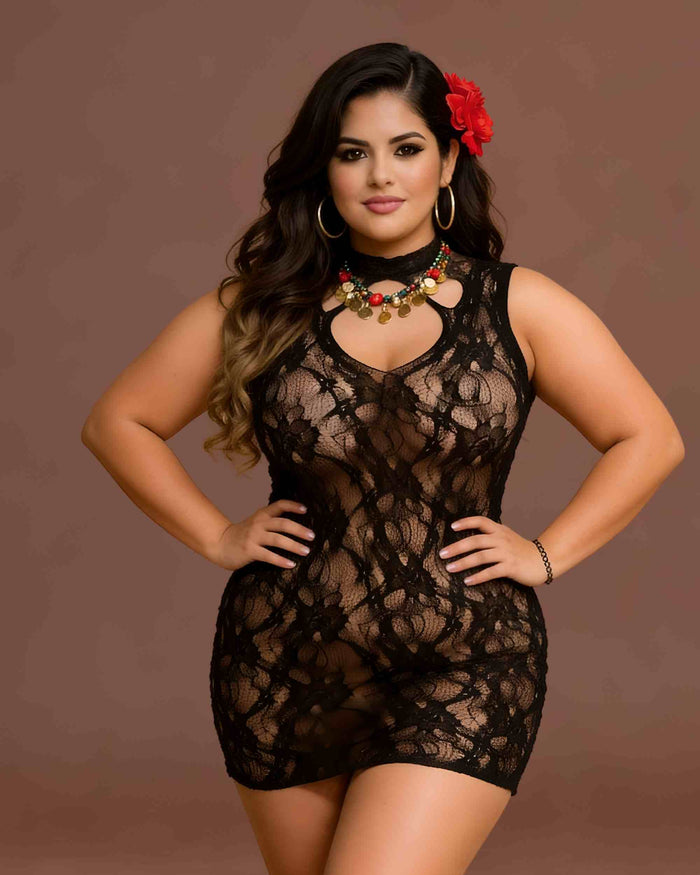 linsori - Noir Lace Keyhole Chemise - front view