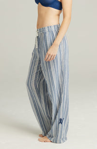 Linsori Ivory Organic Cotton Lounge Trouser - styled view