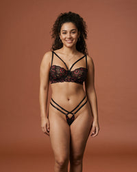 Linsori Noir Rose Embroidered Bra Set Plus Size - Front view 