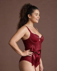 Linsori Scarlet Lace Hourglass Body -  Right view