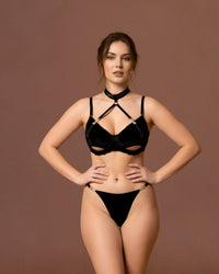 Linsori Noir Velvet Halter Bra Set - Front view 