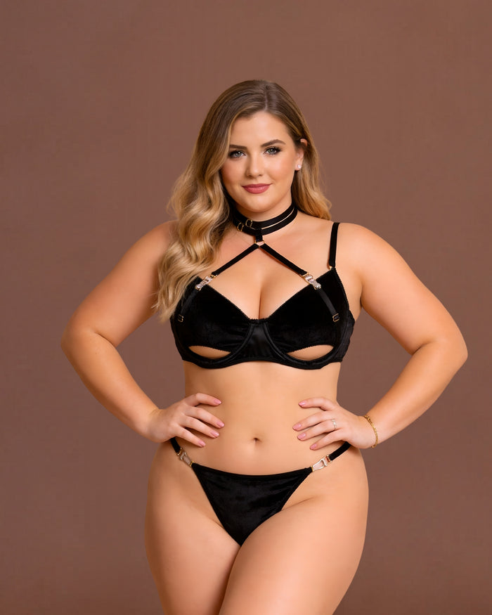 Linsori Noir Velvet Halter Set Plus - Front view 