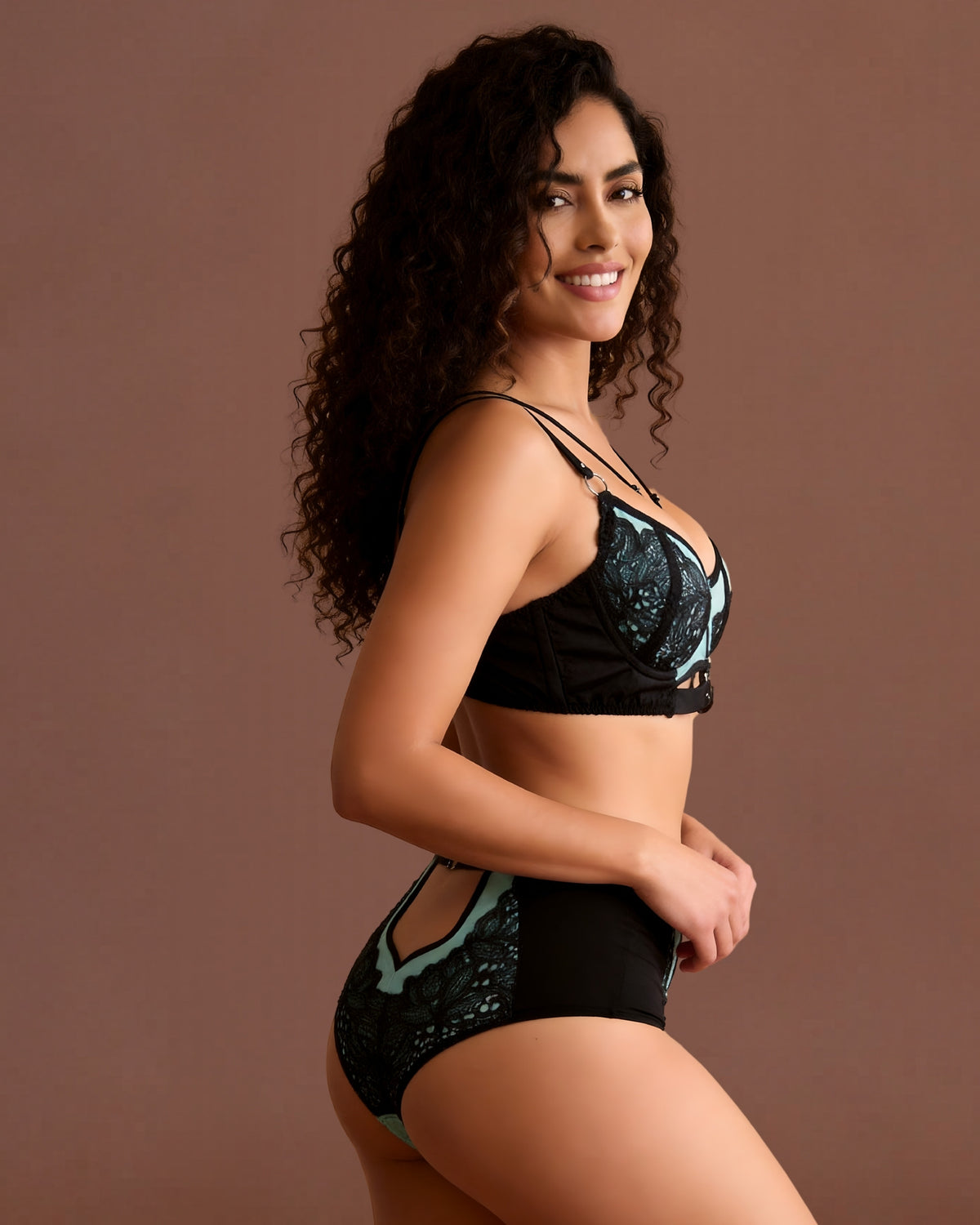 Linsori Sapphire Lace Lingerie Set -  Right view