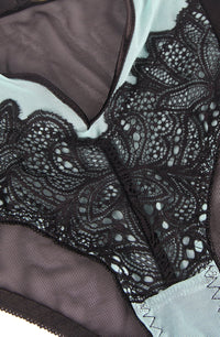 Linsori Sapphire Lace Lingerie Set - front view