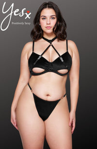 Linsori Noir Velvet Halter Set Plus - detail view
