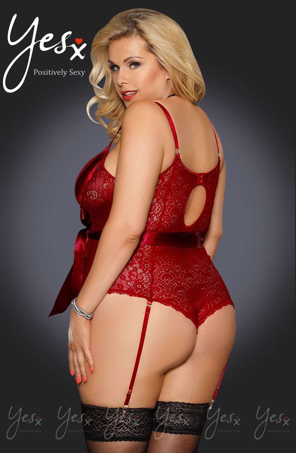 Linsori Crimson Lace Hourglass Body - detail view