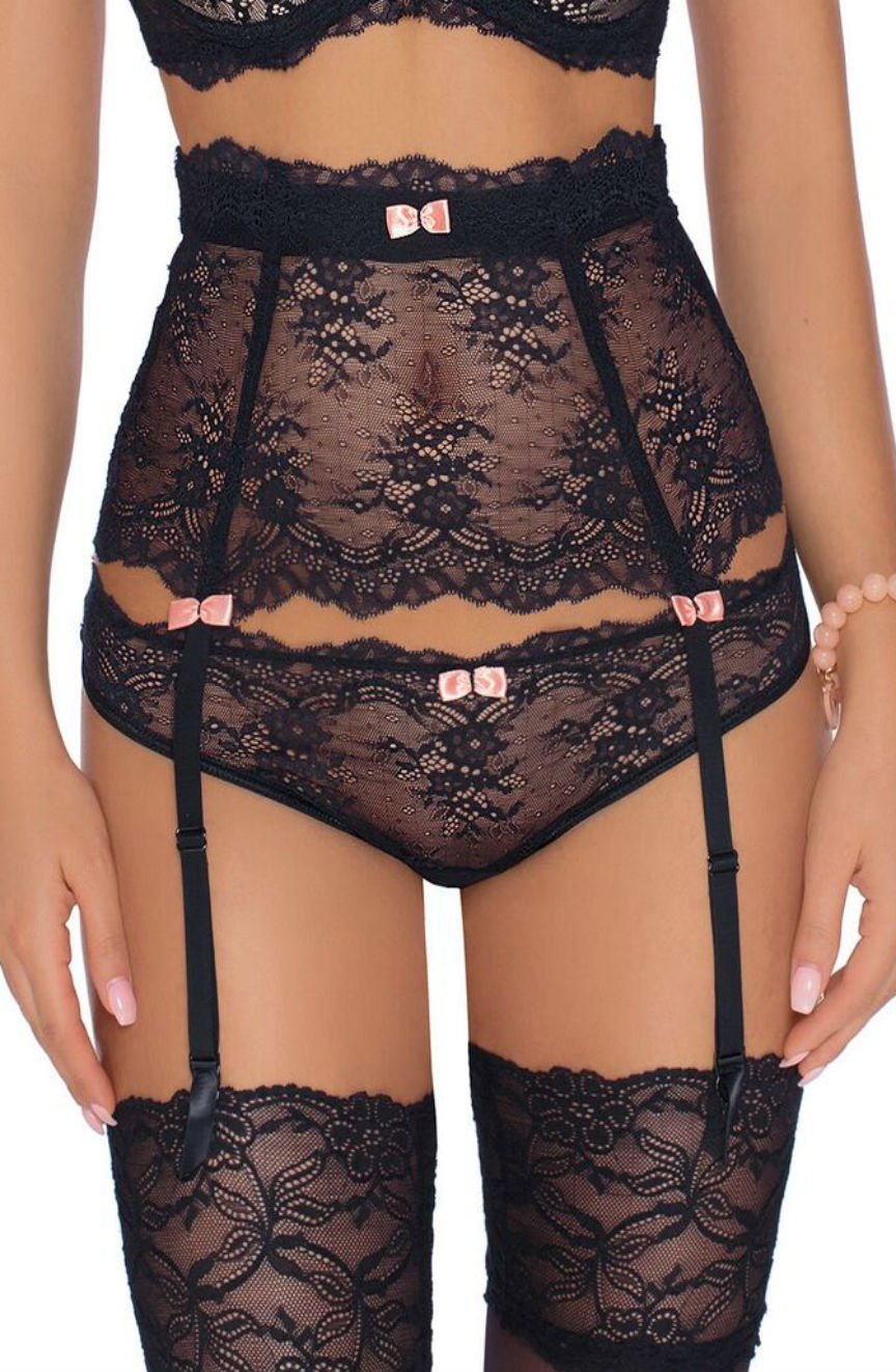 Linsori Pearl Lace Thong Ambre Brief - lifestyle view