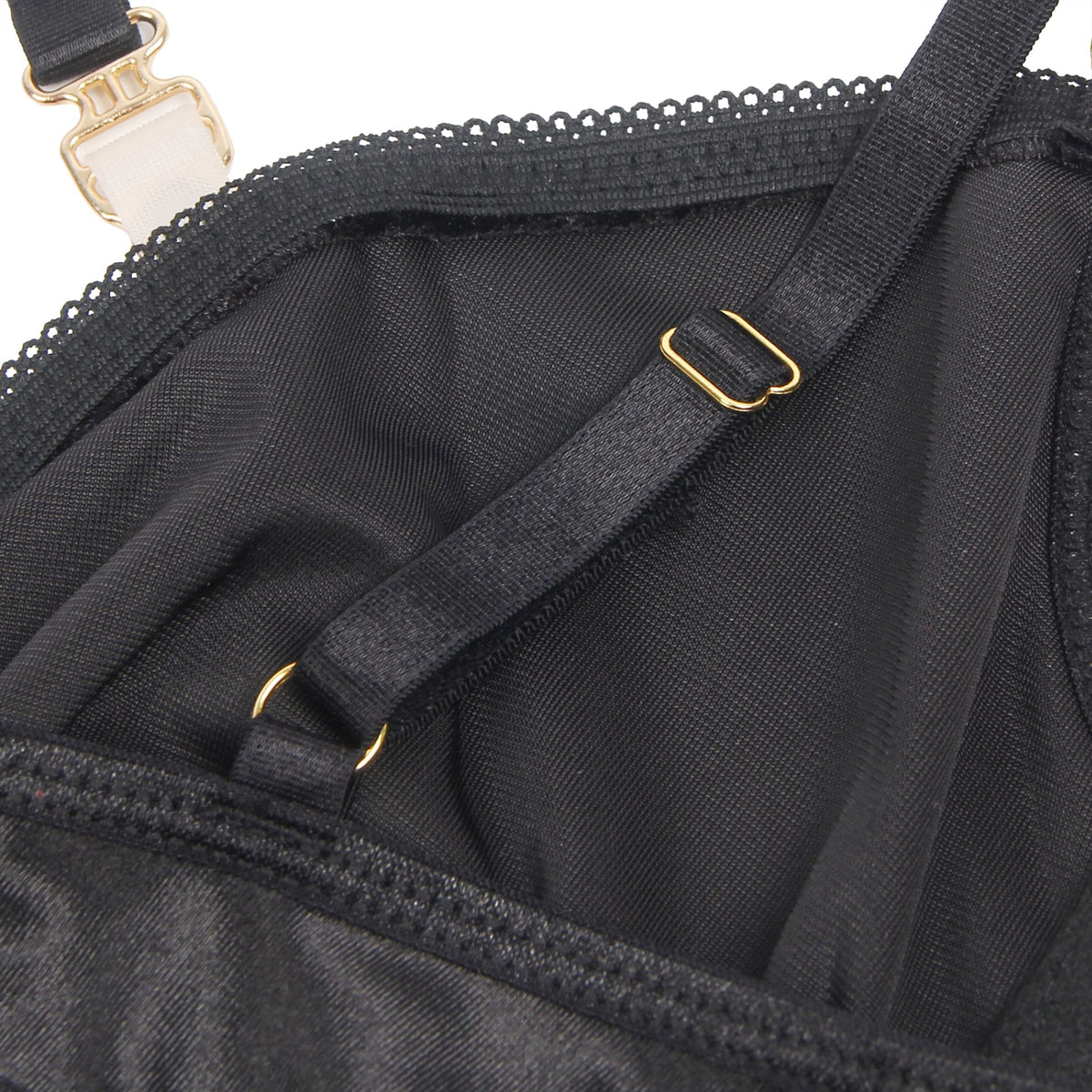 Linsori Noir Velvet Halter Set Plus - close-up